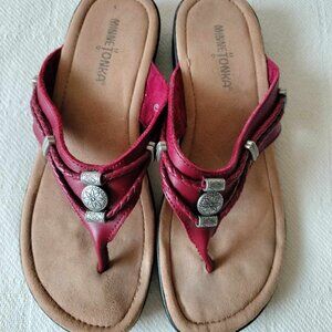 Minnetonka Red leather thong slippers sandals with metal medallions size 8